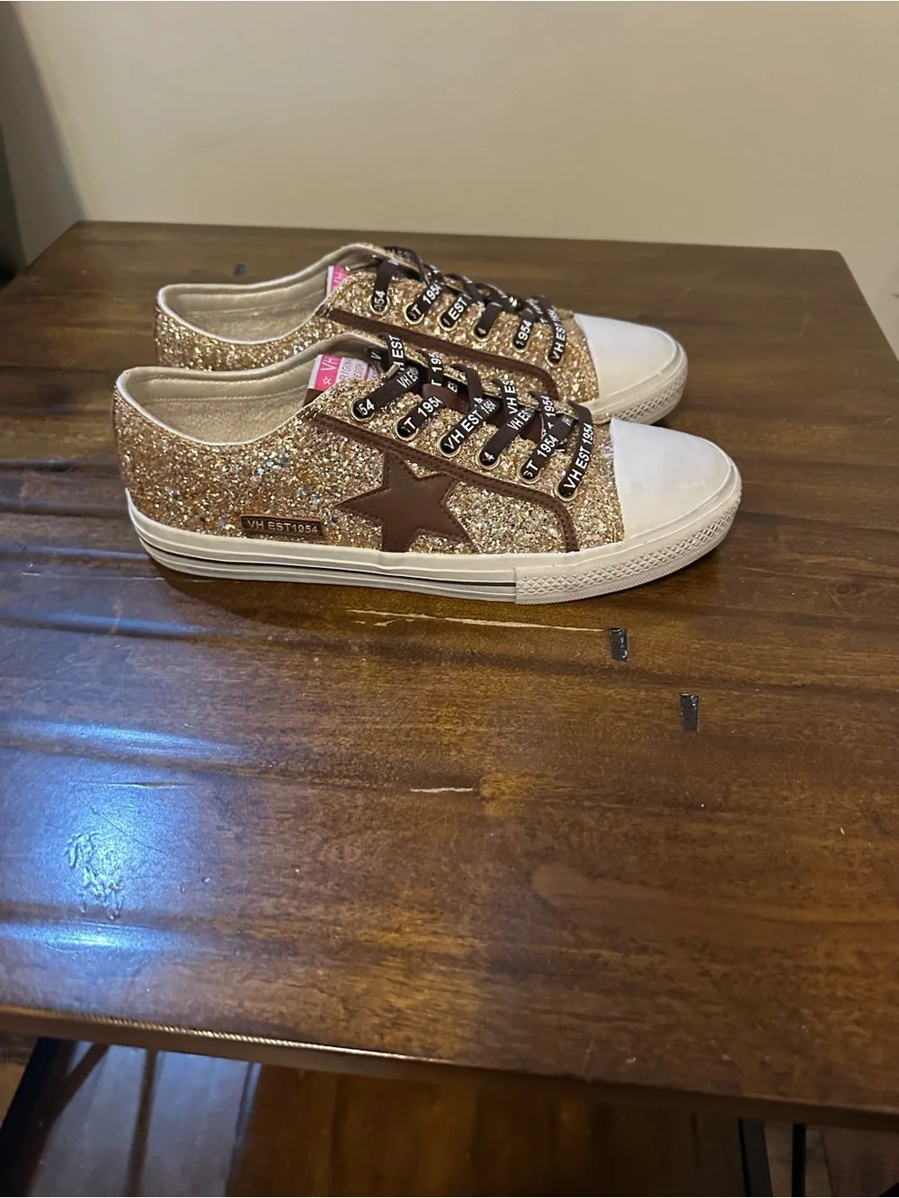 Vintage Havana Gold Glitter Low-Top Sneakers with White Toe Cap